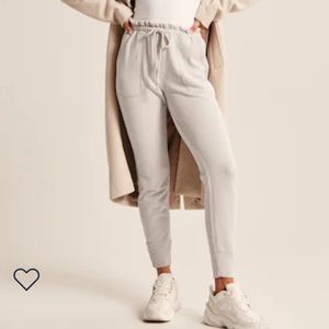 NWOT A&F Cloud Joggers